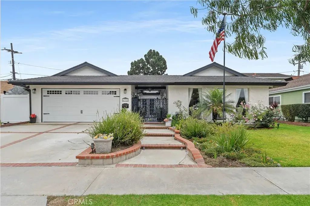 4722 Scenario, Huntington Beach