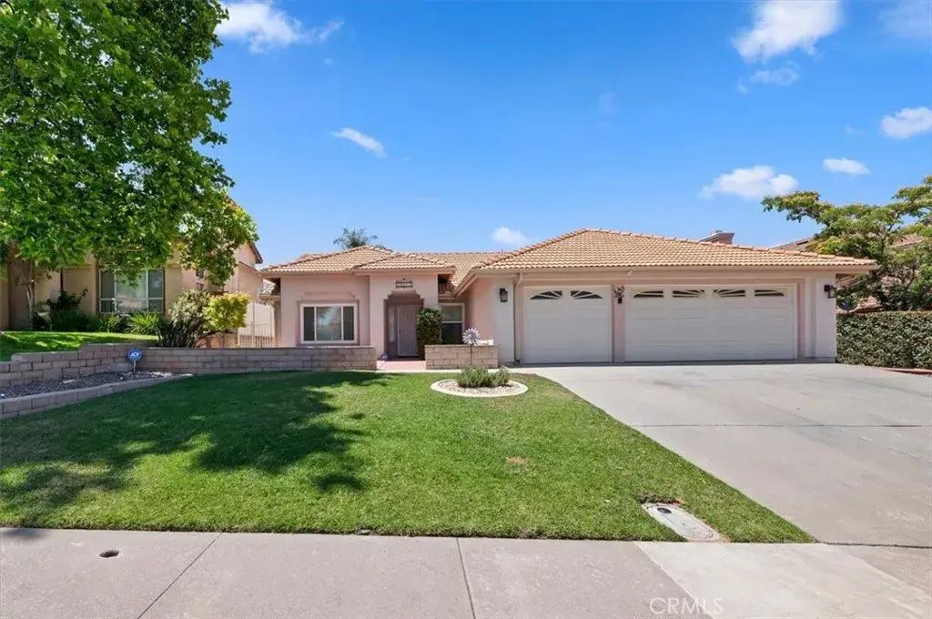 10045 Miracanto, Moreno Valley