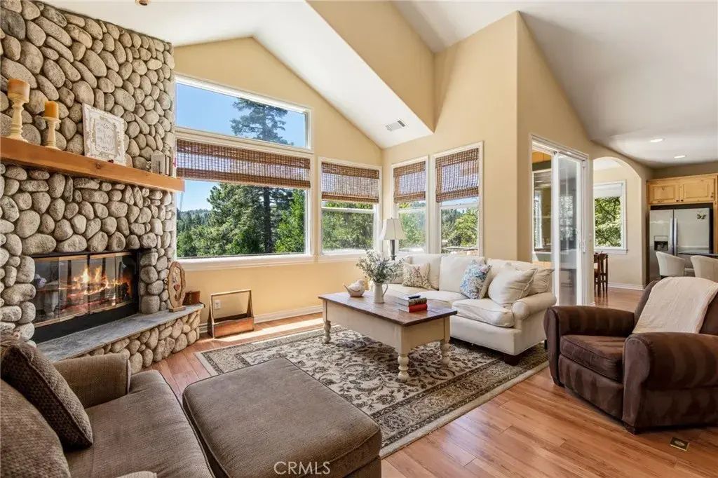 27347 Maplewood, Lake Arrowhead