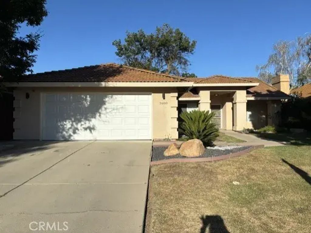 3680 Black Hawk, Merced