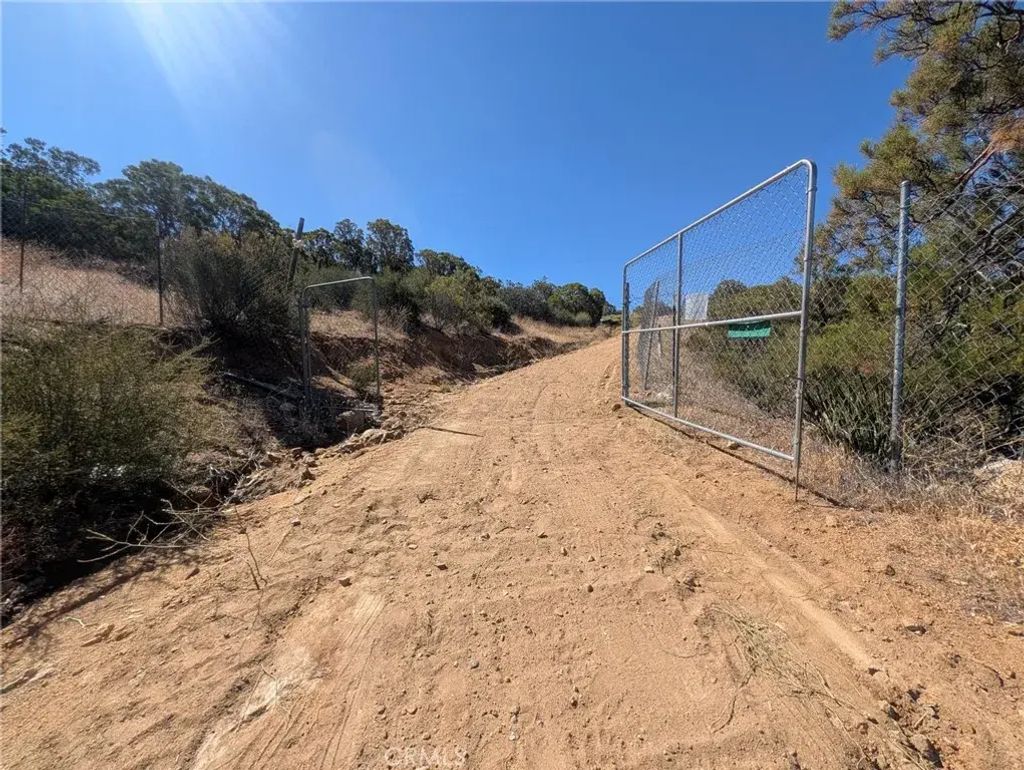 Trails End, Anza