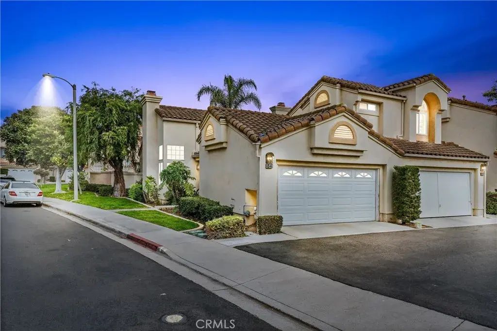 84 Agostino, Irvine