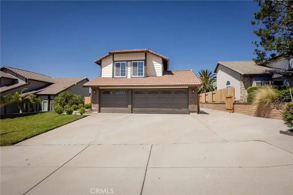 6386 N Beechwood Avenue, San Bernardino