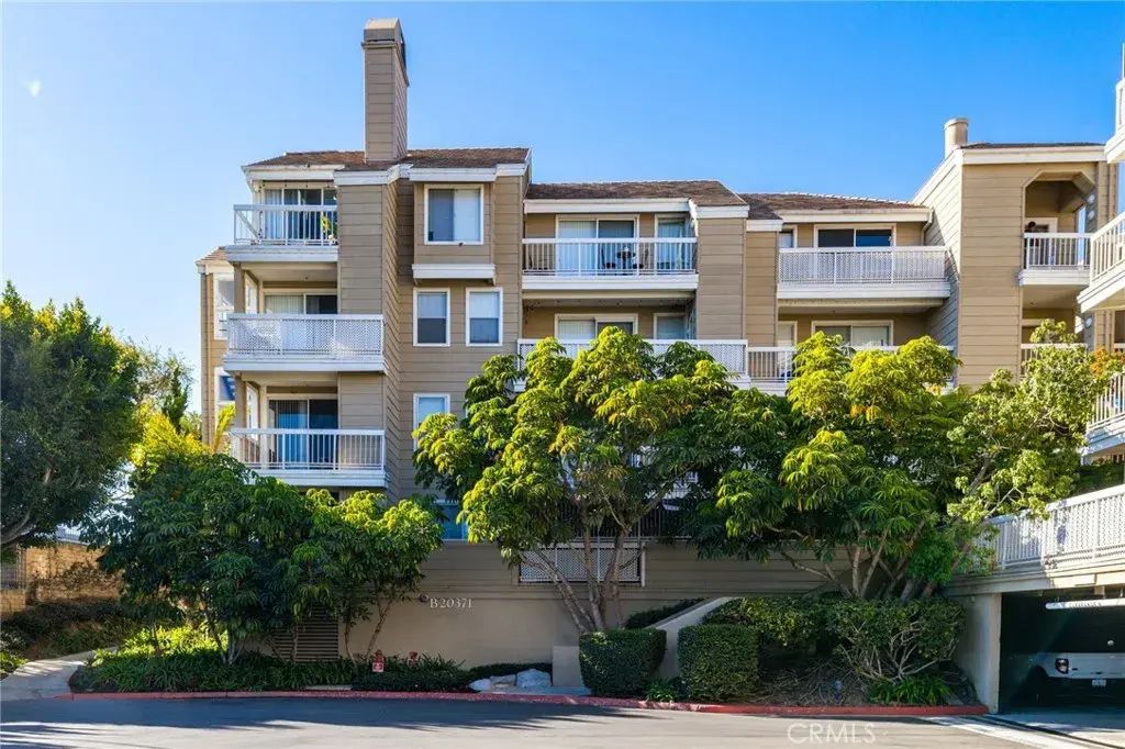 20371 Bluffside Circle 407, Huntington Beach