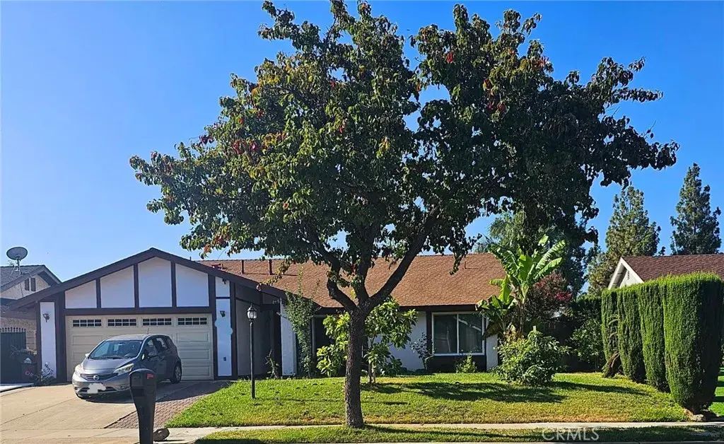 1386 E F, Ontario