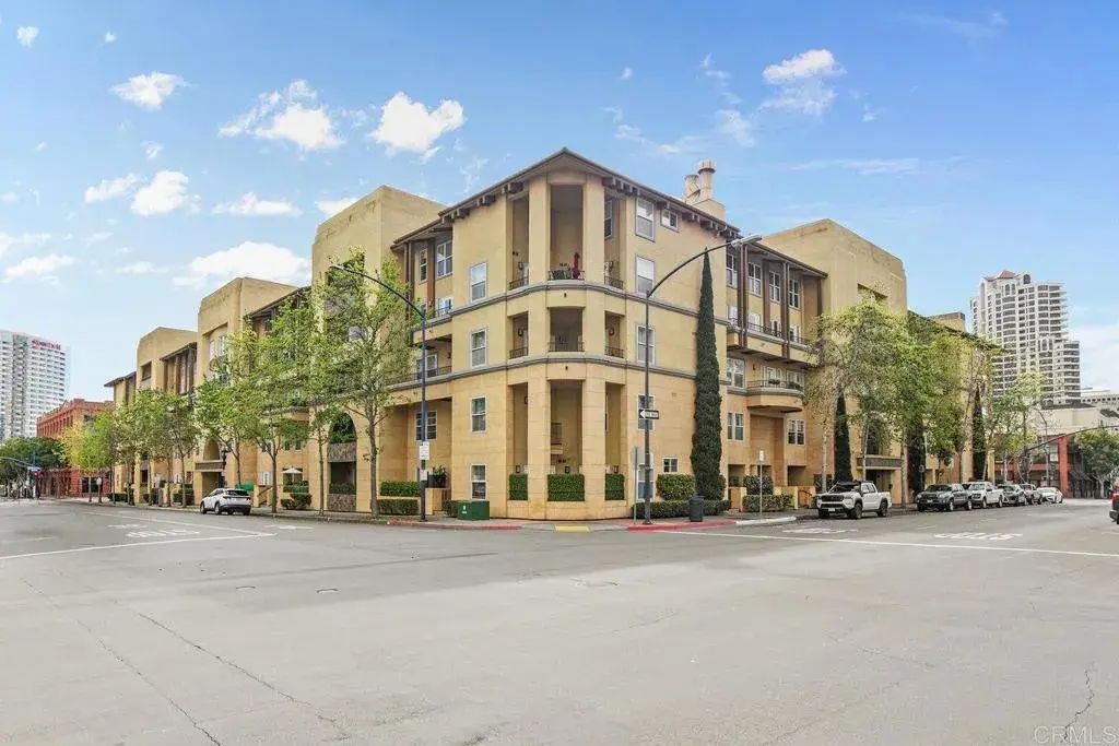 301 W G St 321, 