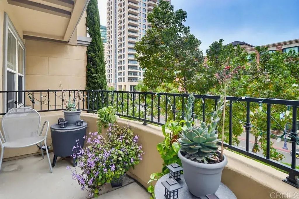 301 W G St 321, 