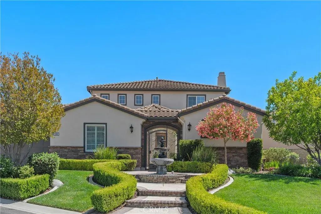 22861 Royal Adelaide, Murrieta