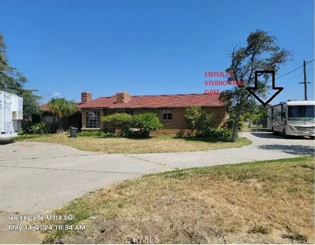 18316 Hawthorne, Bloomington