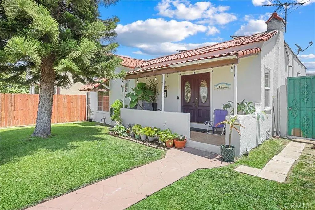 2376 Locust Avenue, Long Beach