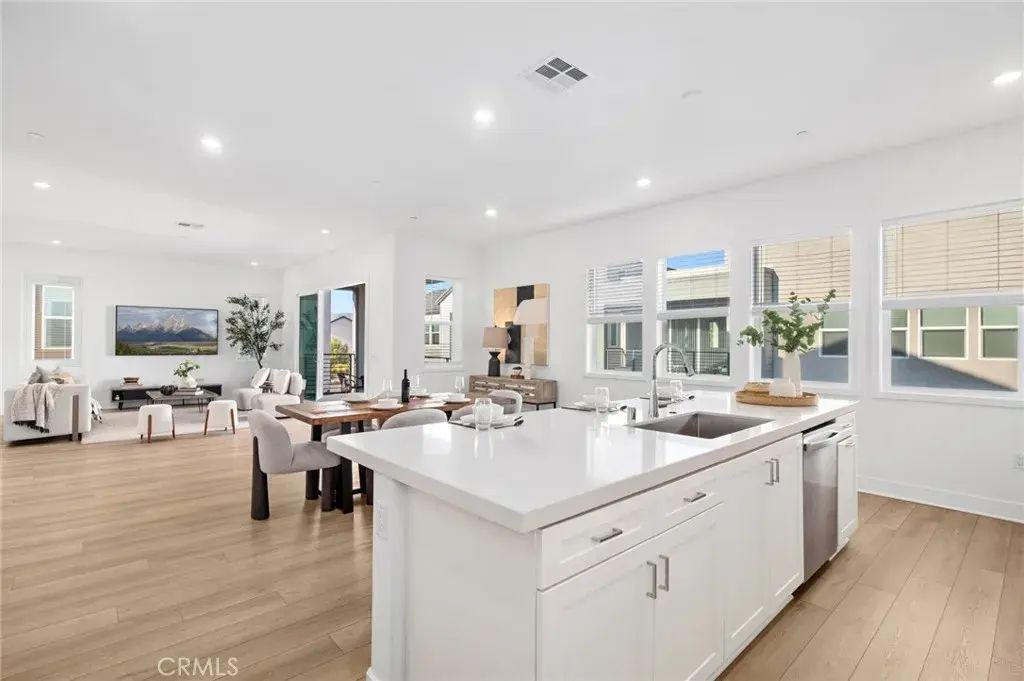 241 Proctor, Irvine