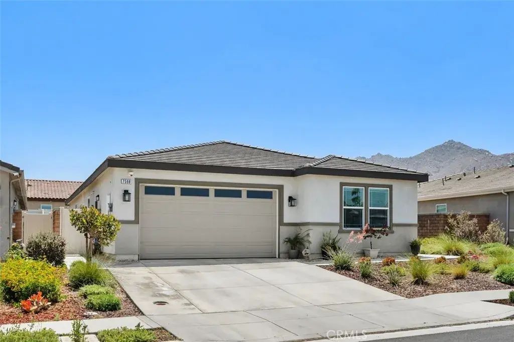 7598 Orangebrook, Riverside