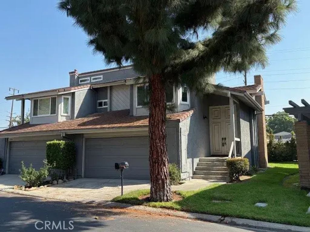 2124 Woodbriar Court, Fullerton