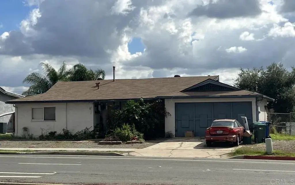 9565 Mast Blvd, Santee