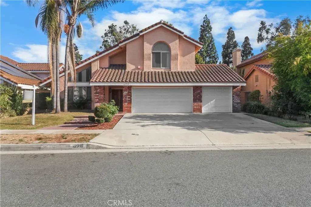 12918 Charlwood, Cerritos