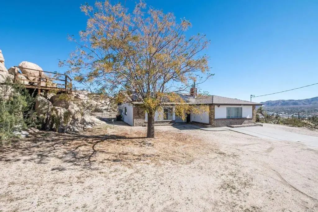 6295 Avila Road, Yucca Valley