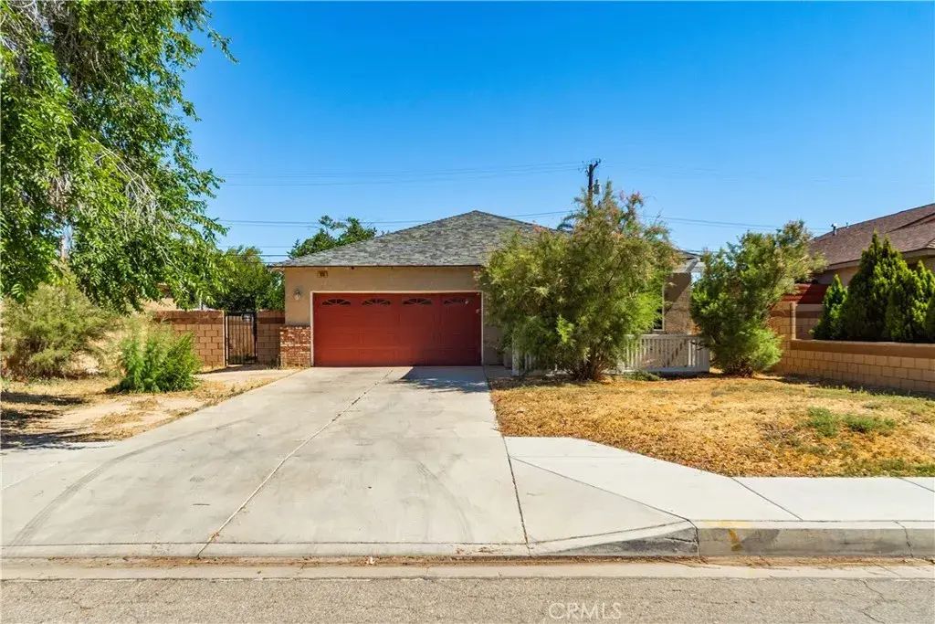 1315 W Avenue I, Lancaster
