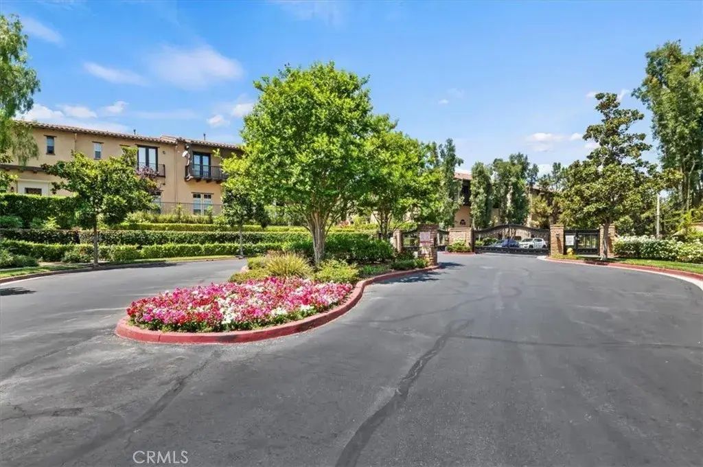 4433 Owens, Corona