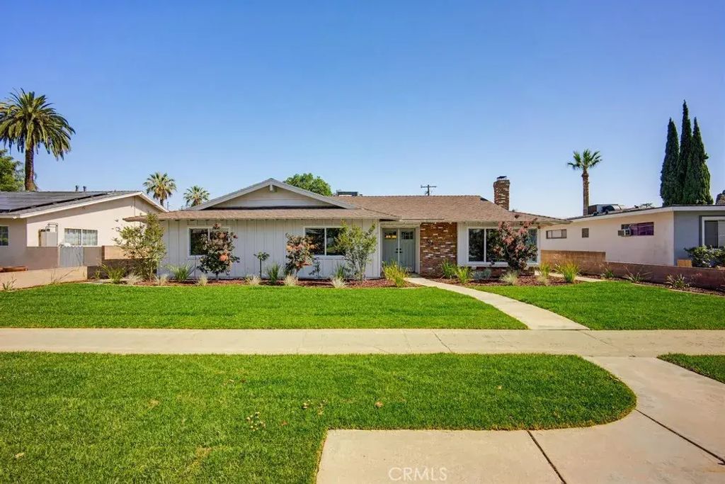 109 E Francis Street, Corona