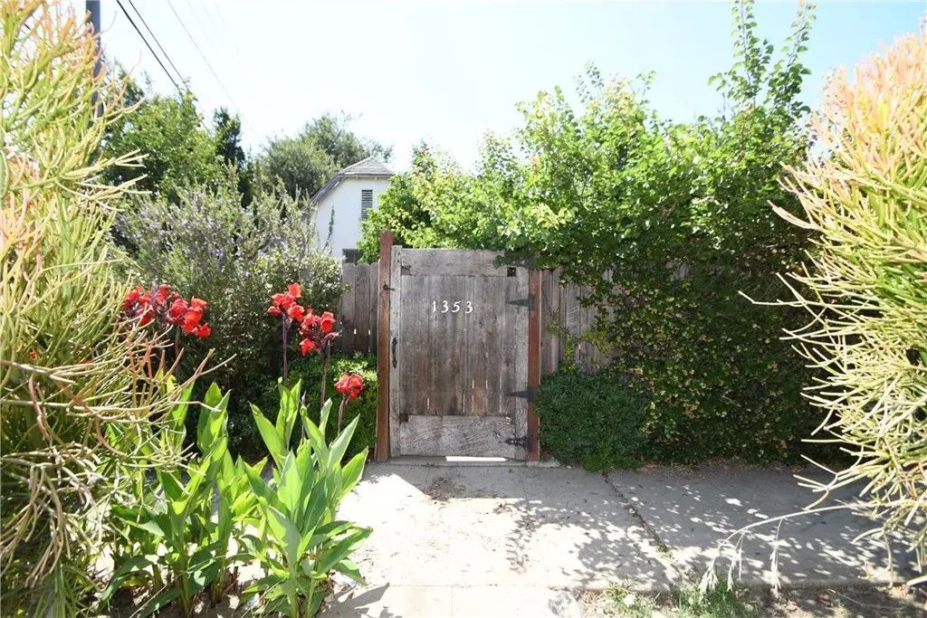1353 S Redondo, Los Angeles
