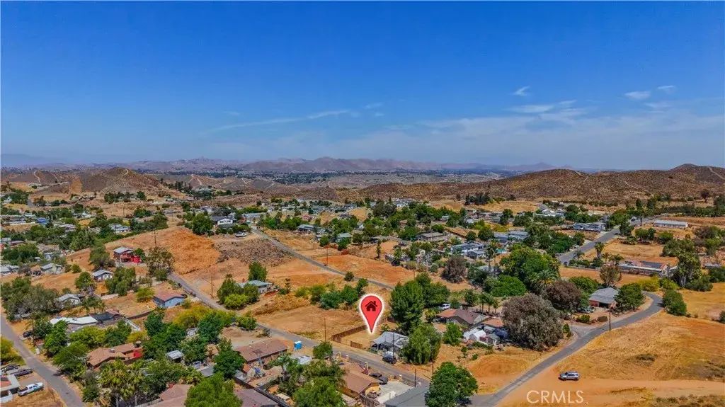 Lucas, Menifee