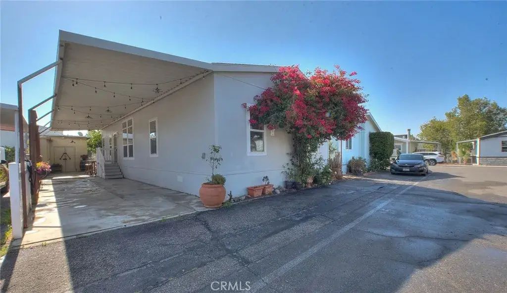 8221 Ilex 55, Fontana
