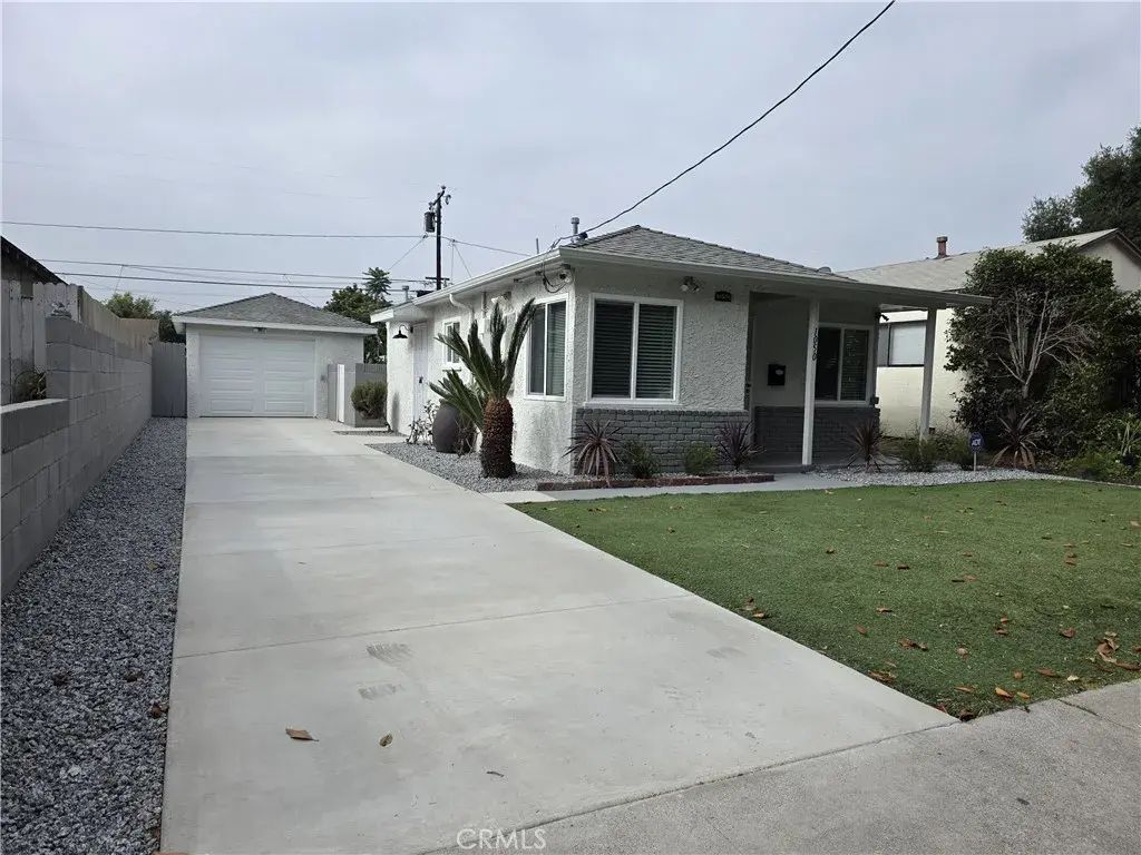 1050 E 72nd, Long Beach