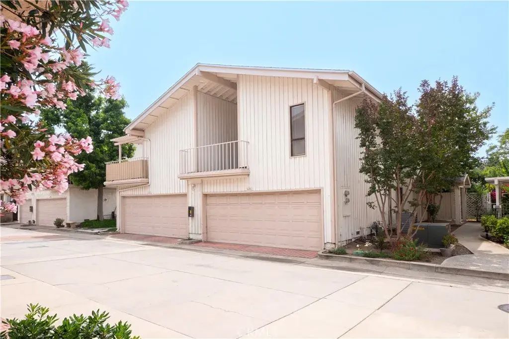 328 W 7th, Claremont