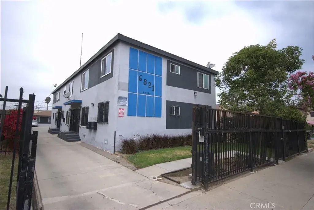 6821 11th Avenue 1, Los Angeles