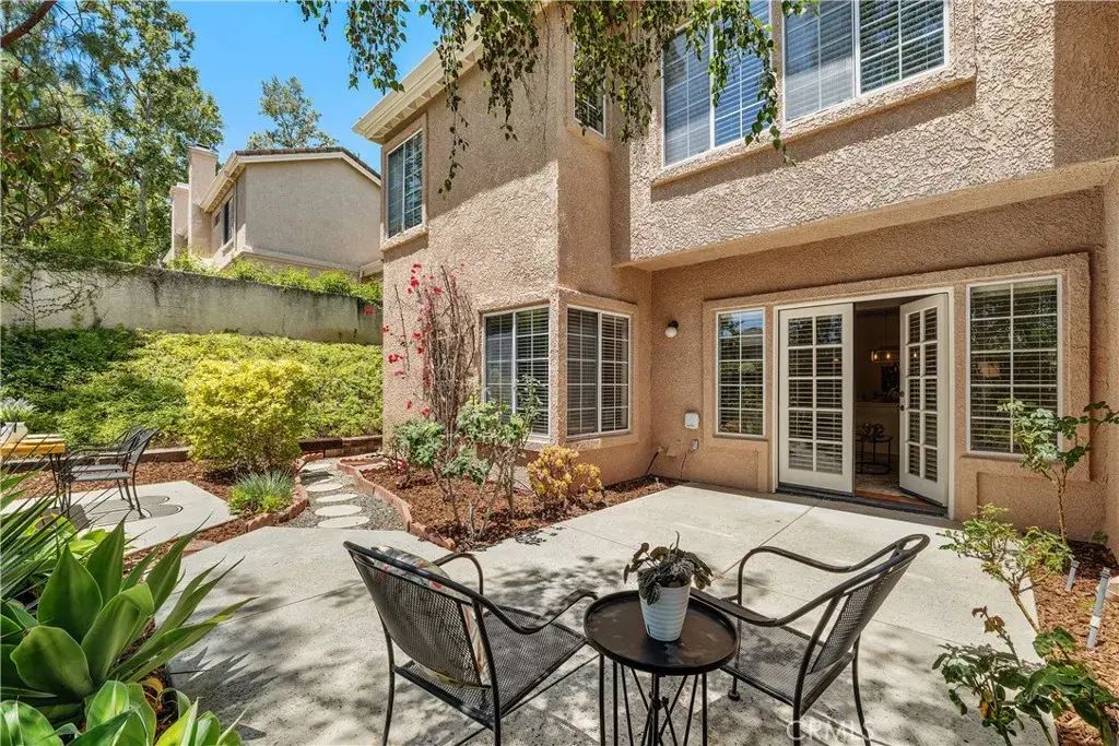 5614 Roundtree Place, Westlake Village