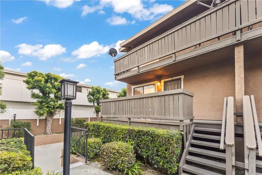 16414 Cornuta 8, Bellflower