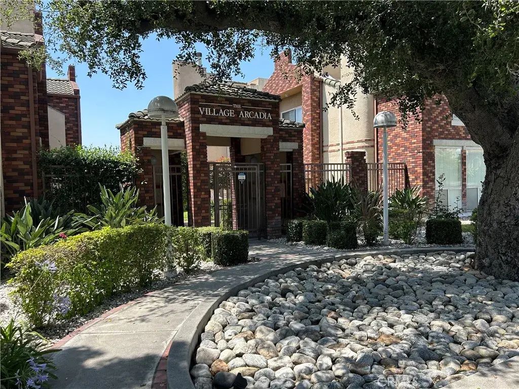 422 California F, Arcadia