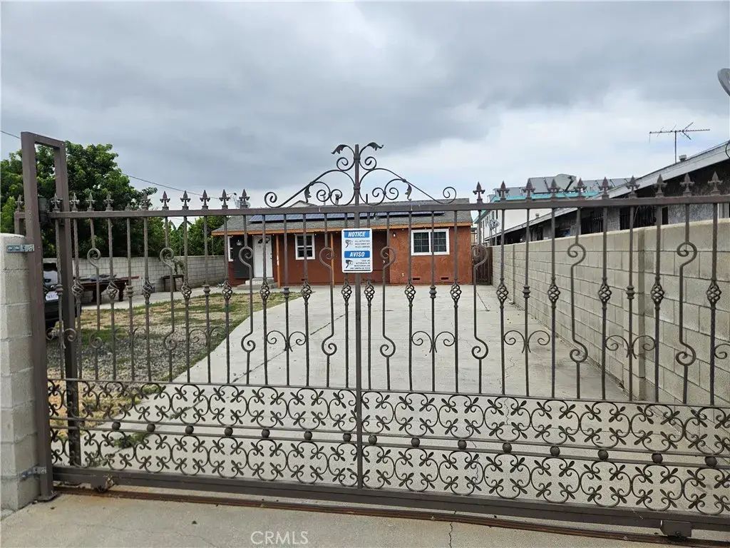 4921 W 104th St, Inglewood