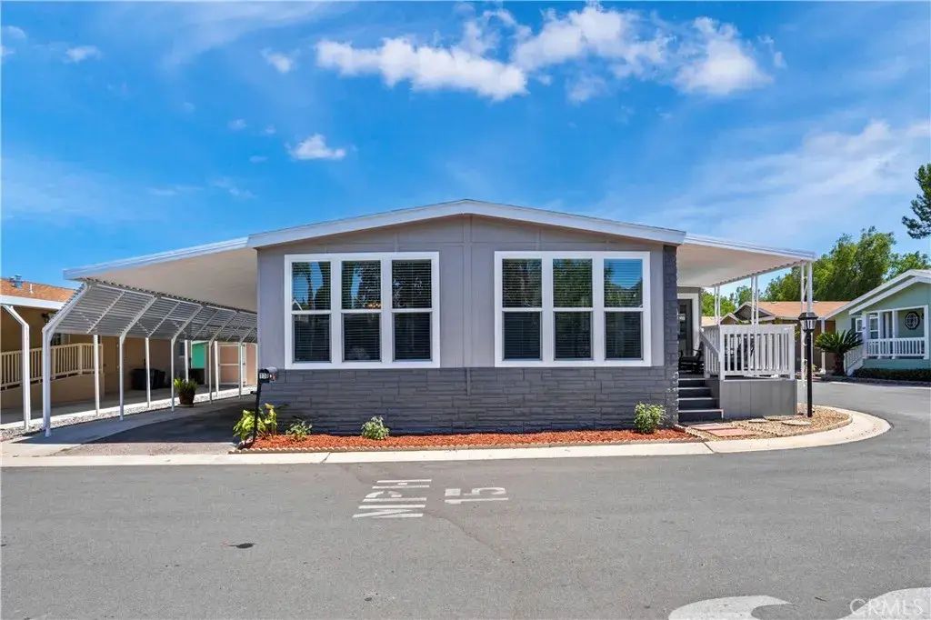 4000 Pierce 110, Riverside