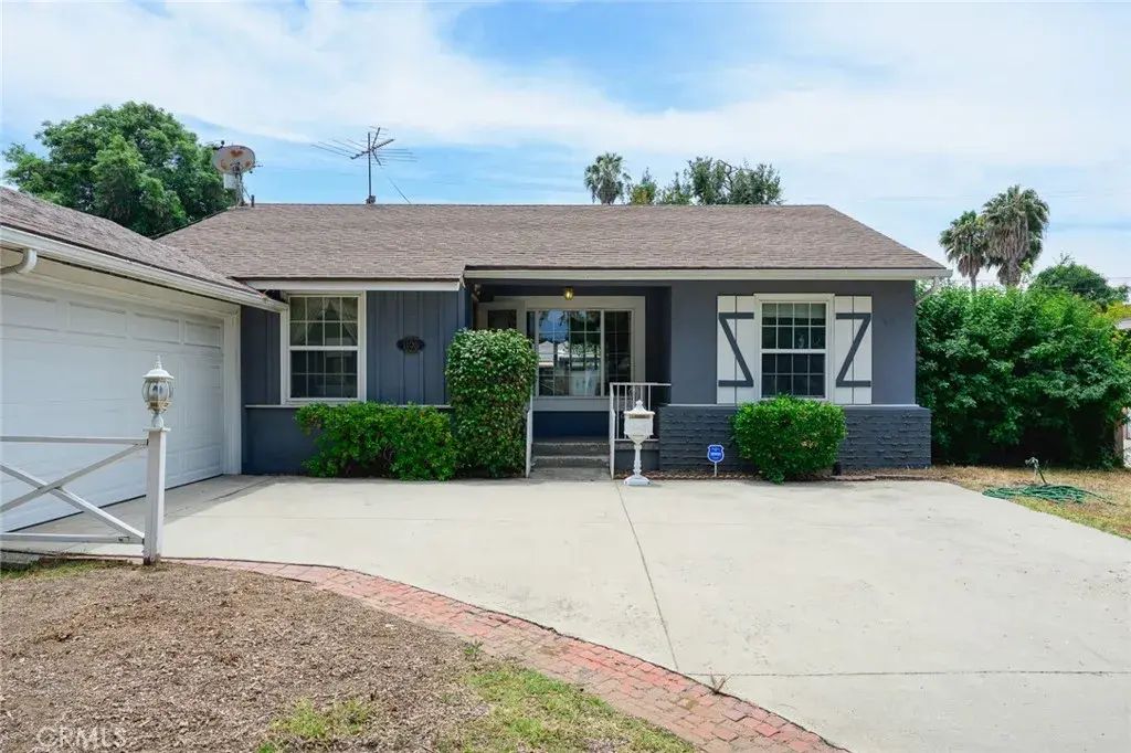 1106 W Greendale, West Covina