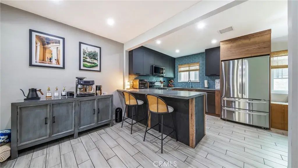 7422 Hazeltine, Van Nuys