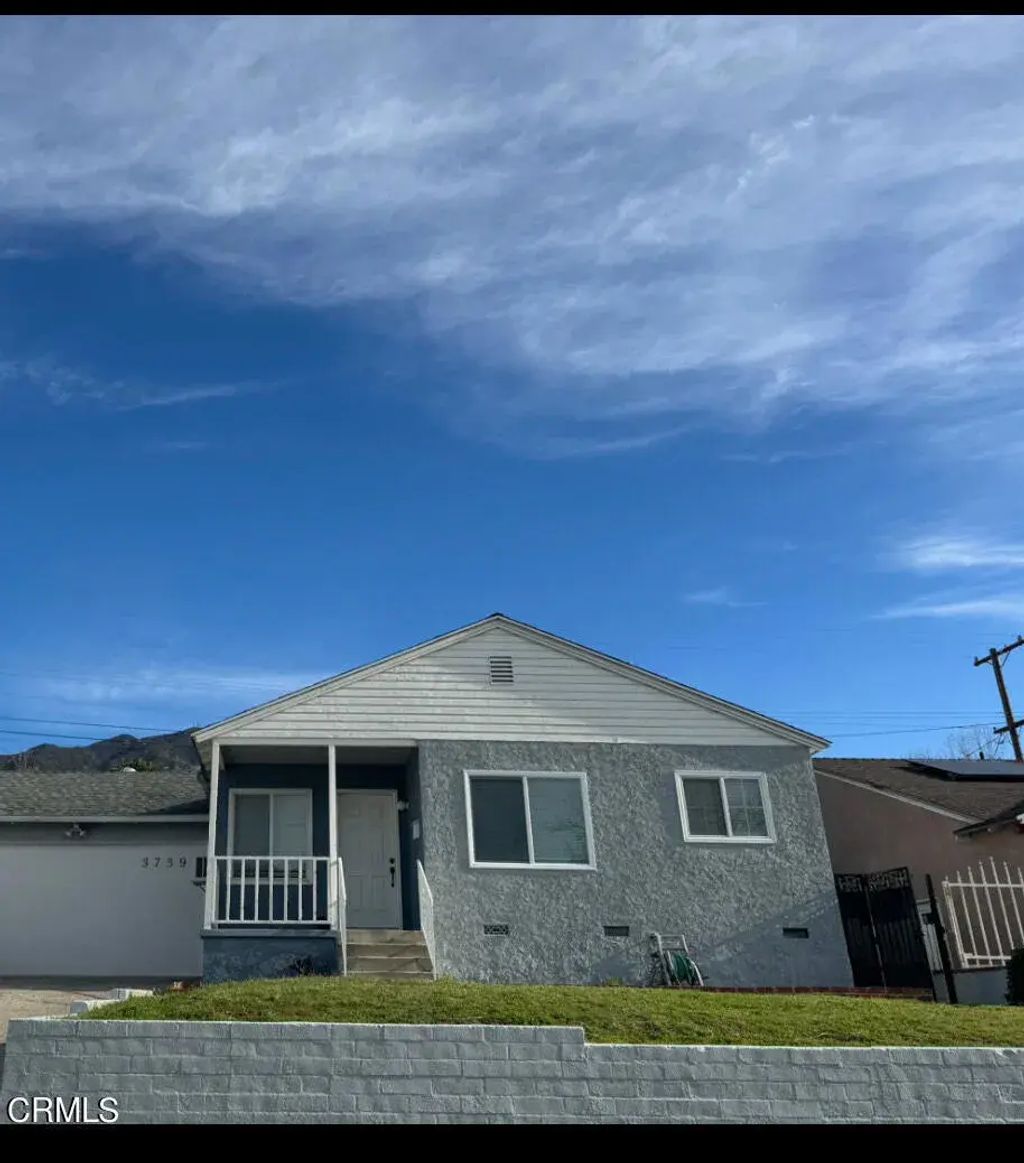 3739 Fairesta Street, Glendale