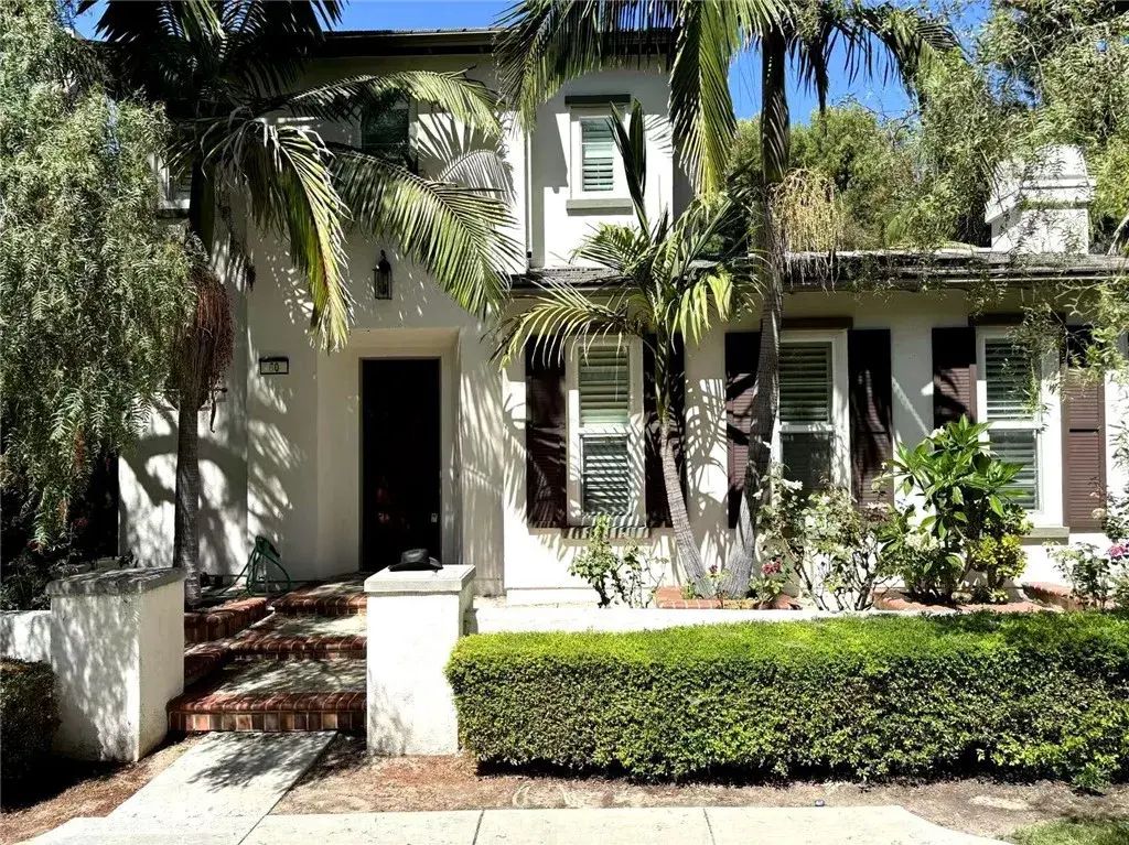 60 Bombay, Irvine