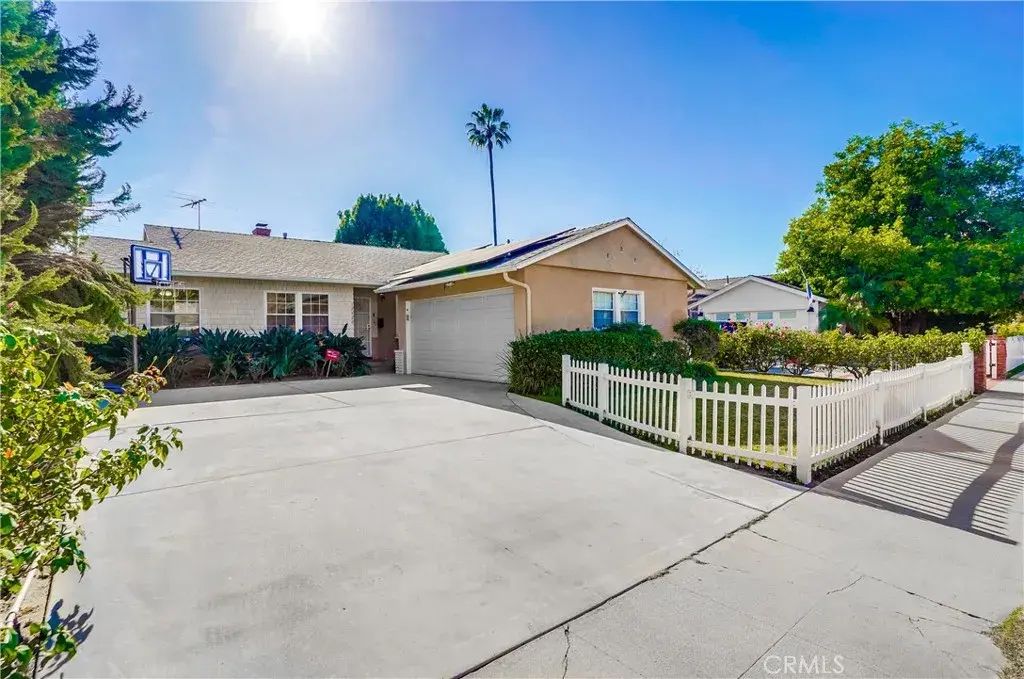 12528 Albers Street, Valley Village