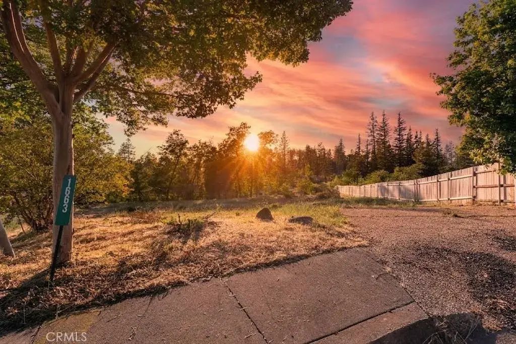 1663 Sweetbriar, Paradise