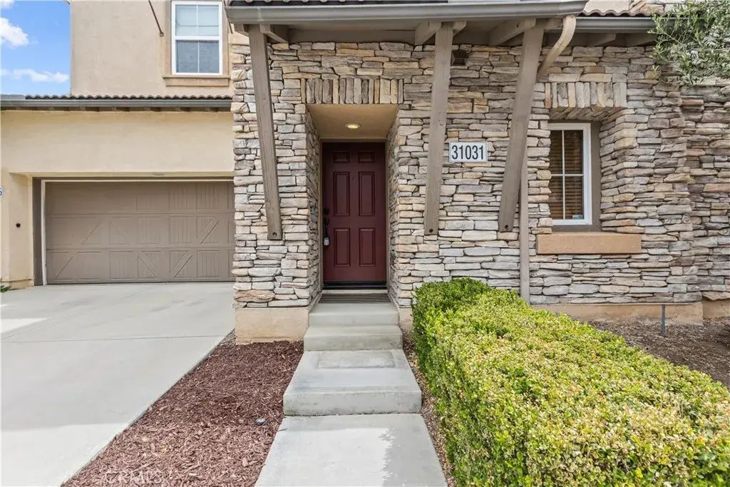 31031 Strawberry Tree Lane, Temecula