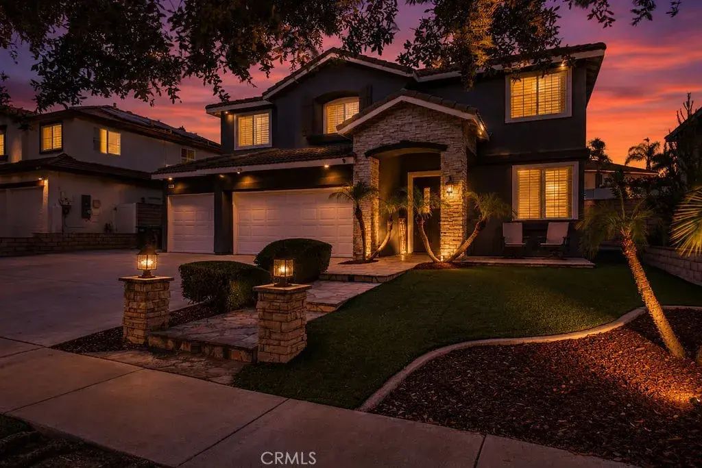 959 Hemingway, Corona