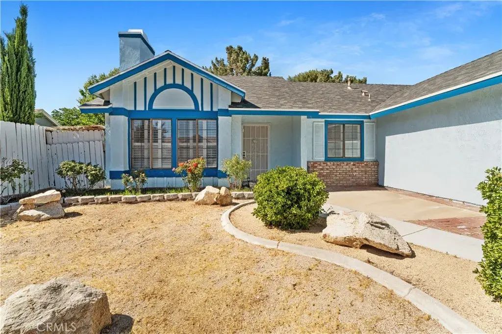 1809 W Avenue K9, Lancaster