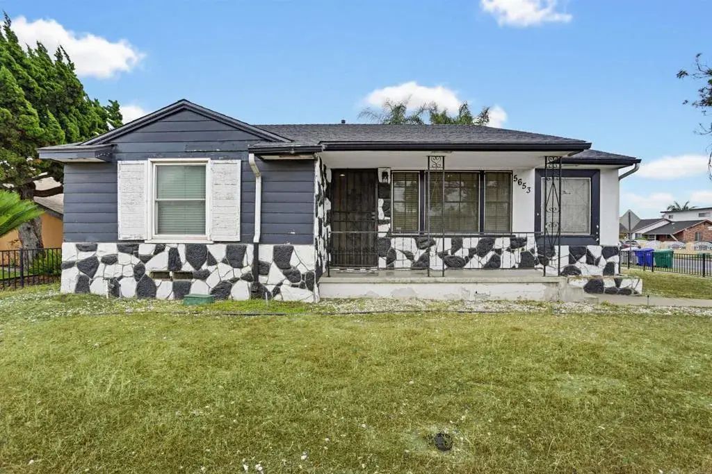 5653 Kelton Court, 