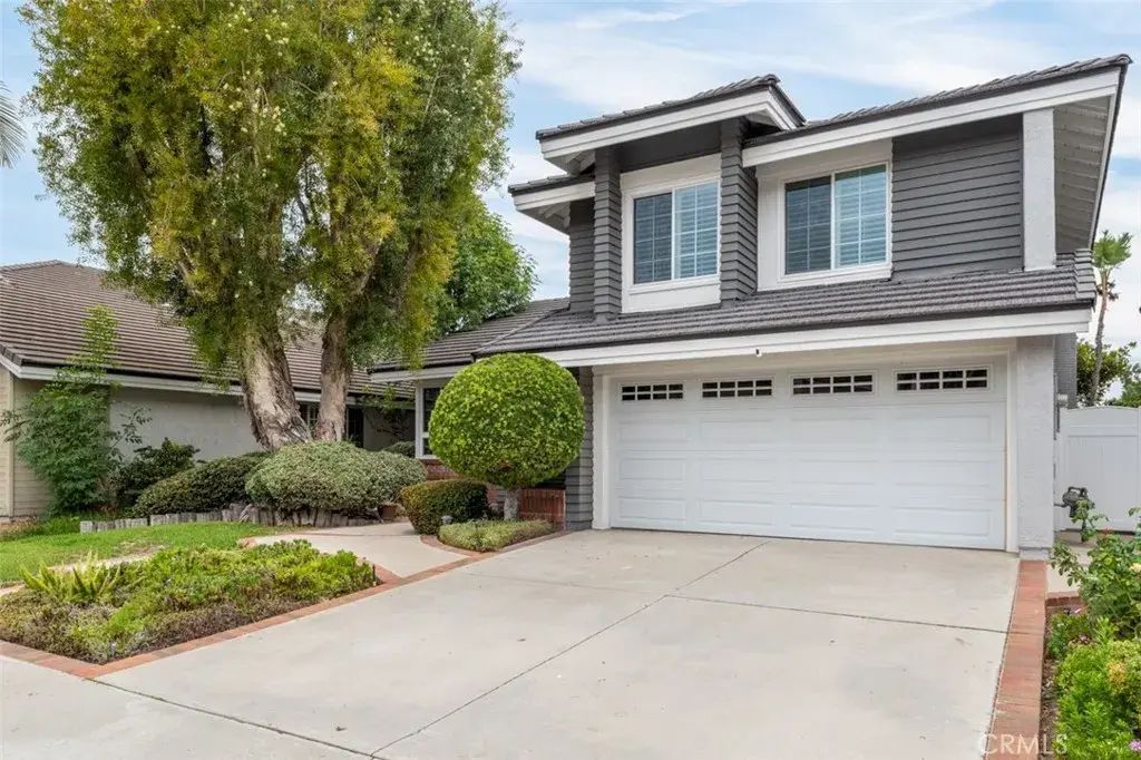 21 Whispering Wind, Irvine