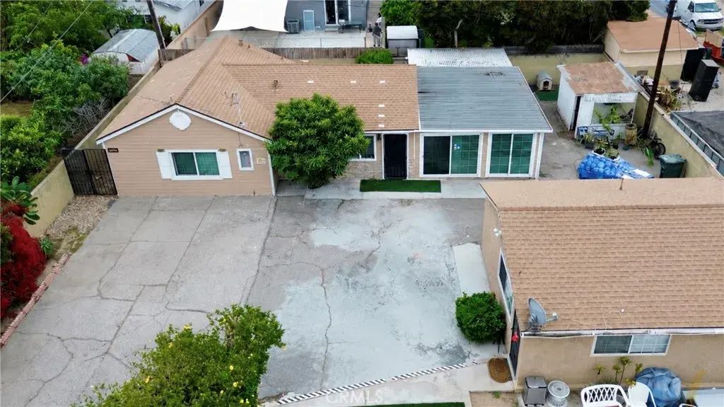 22040 Normandie, Torrance