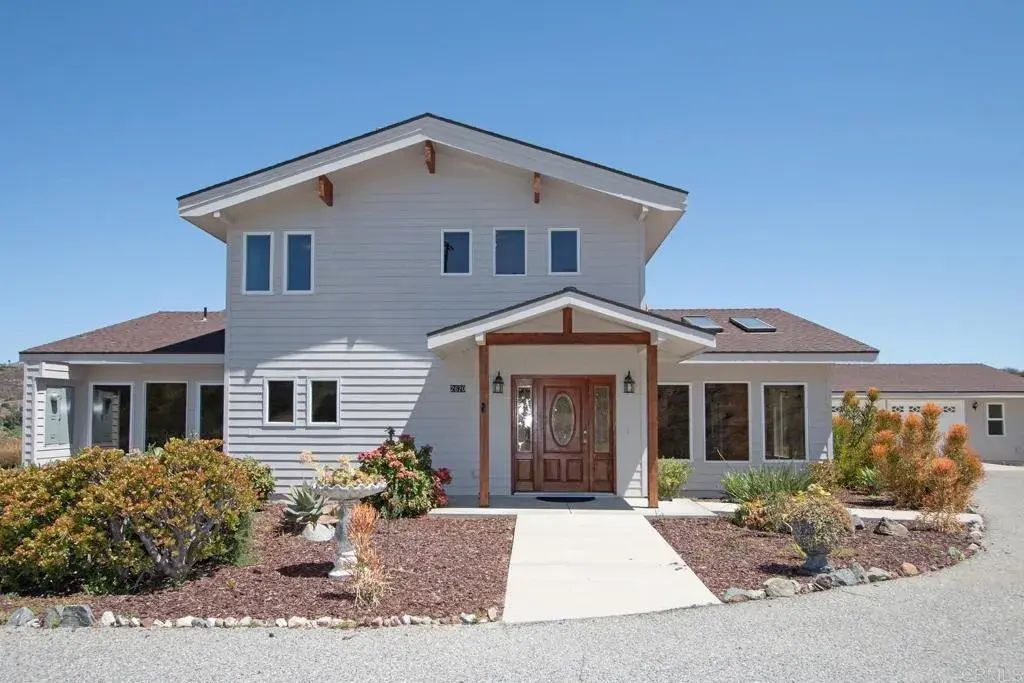 2670 Vista Del Rio, Fallbrook