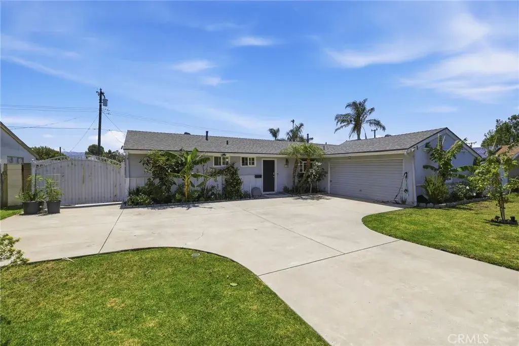 1490 Anderson Street, Simi Valley