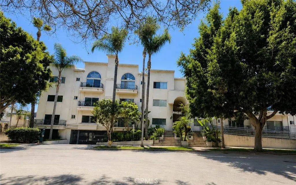 3645 Cardiff Avenue 205, Los Angeles