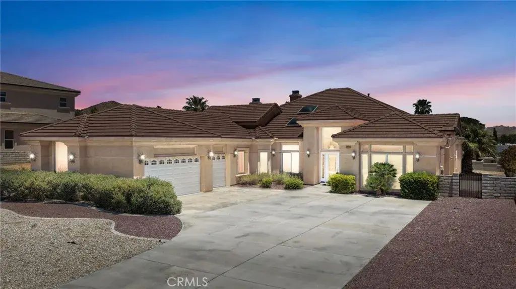 16233 Ridge View Drive, Apple Valley